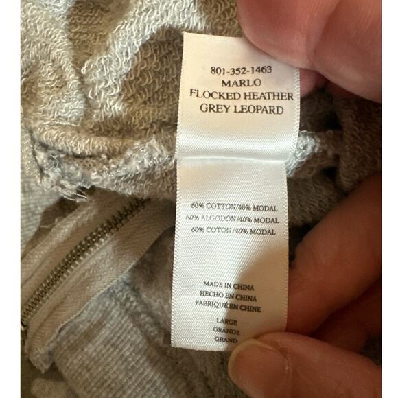 Rails Women Marlo Flocked Leopard Print Pullover Sweatshirt Size L Heather Gray - Picture 13 of 13